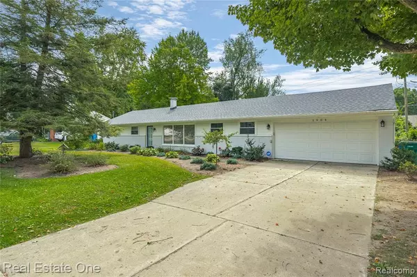 Commerce Twp, MI 48390,1904 Meadow Ridge Drive