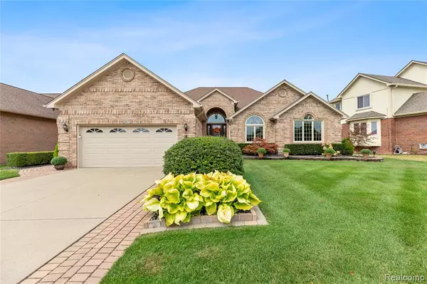 49279 Dunhill Drive, Macomb, MI 48044