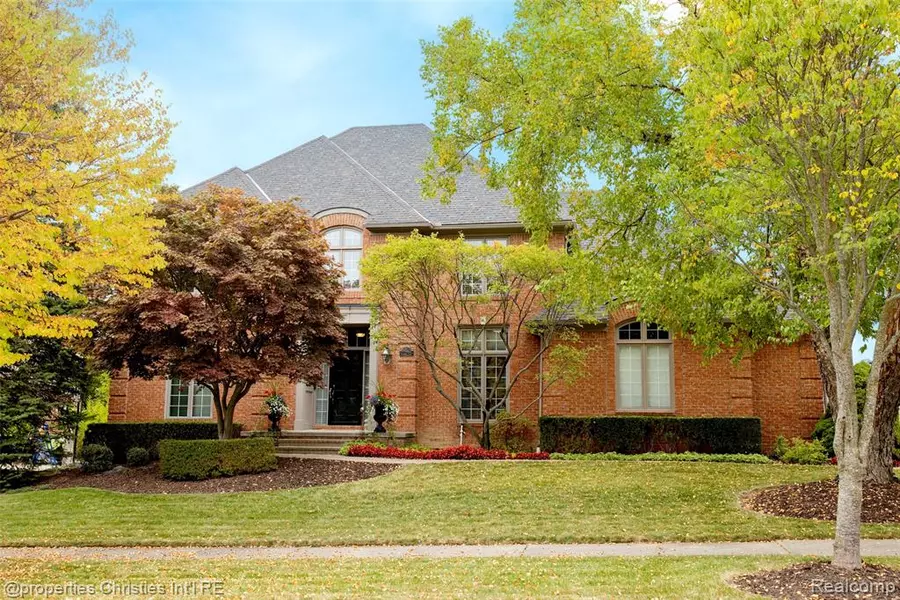 21903 Picadilly Circle, Novi, MI