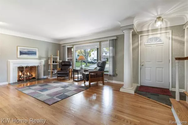 Farmington, MI 48336,24130 Elizabeth Court