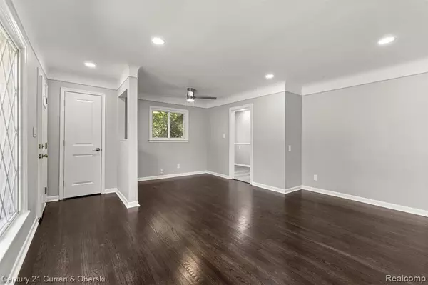 Redford, MI 48239,9064 Robindale