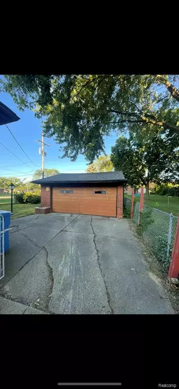 Dearborn Heights, MI 48127,8225 Lochdale Street