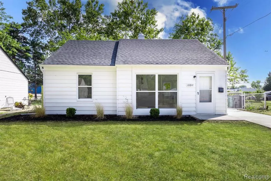 10841 Albany Street, Oak Park, MI 48237