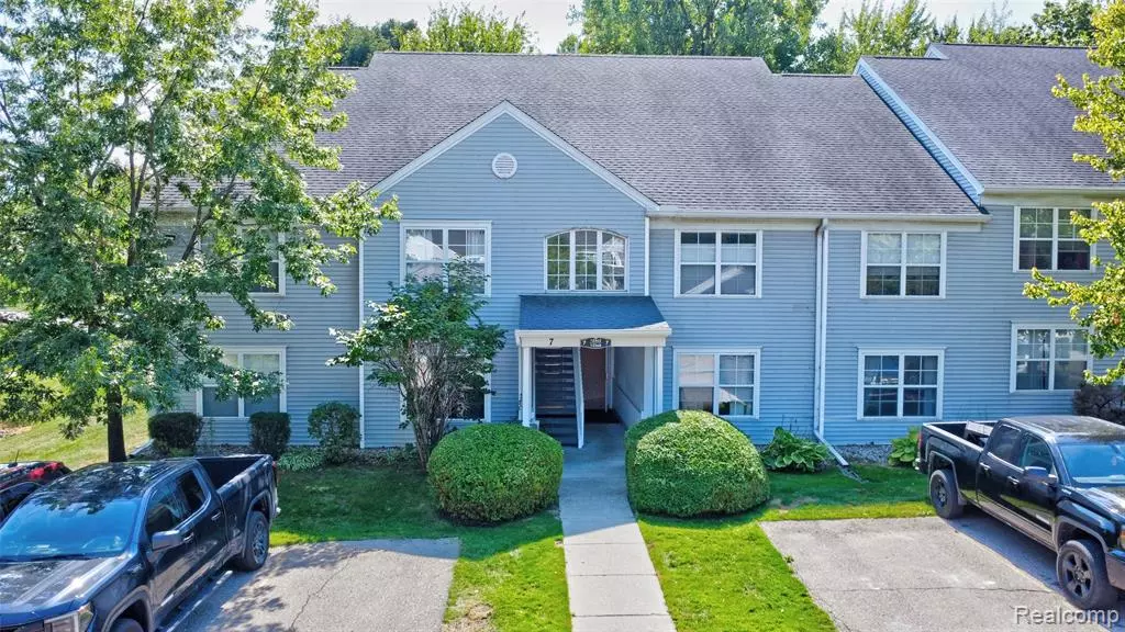 Fenton, MI 48430,12364 Saint Andrews Way