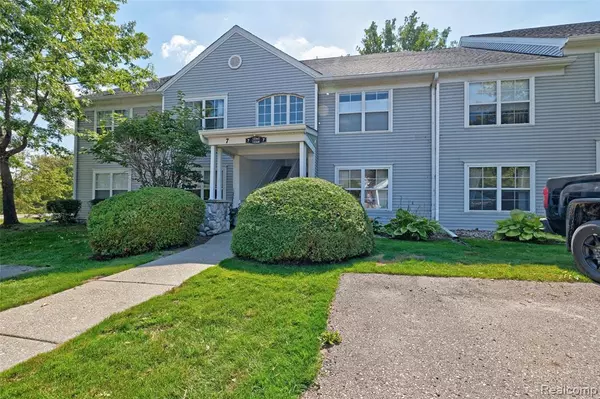 Fenton, MI 48430,12364 Saint Andrews Way