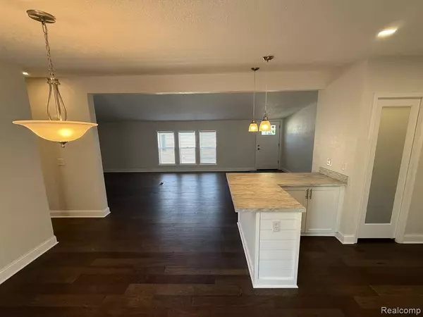 Fenton, MI 48430,24 S Hill Drive