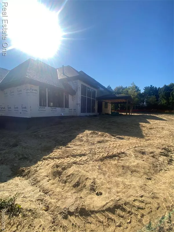 Bloomfield Hills, MI 48304,3370 Bloomcrest Drive