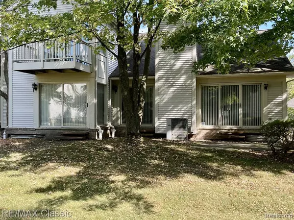 West Bloomfield, MI,7663 Danbury Circle