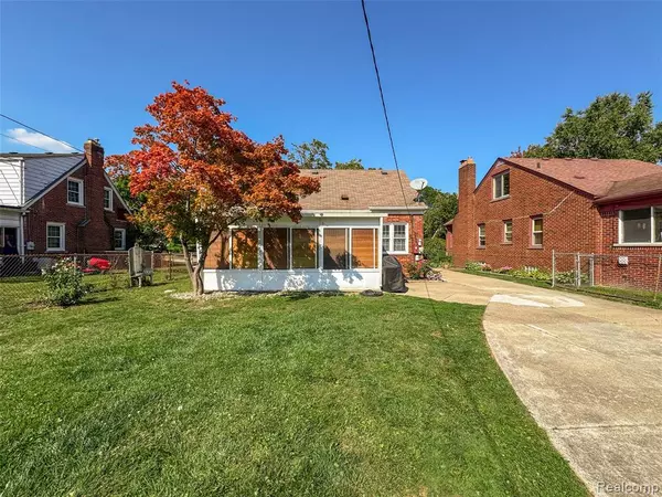 Eastpointe, MI 48021,15520 Deerfield Avenue