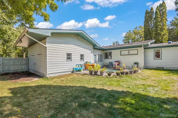 Brighton, MI 48116,12982 Sutherland Road