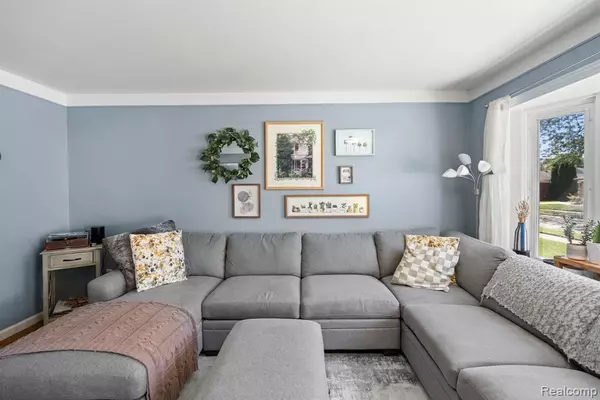 Saint Clair Shores, MI 48082,22527 Avon Street