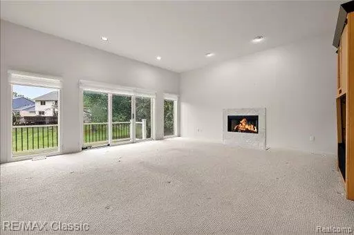 West Bloomfield, MI,5511 maple leaf Court