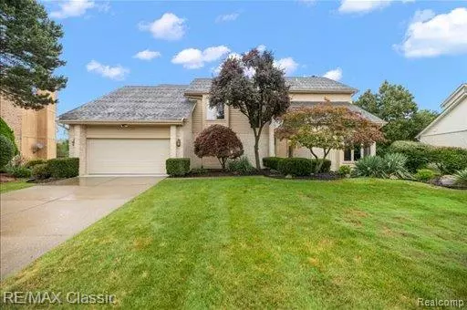 West Bloomfield, MI,5511 maple leaf Court