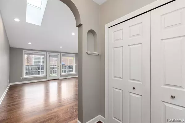 Troy, MI 48084,854 Brooklawn Drive