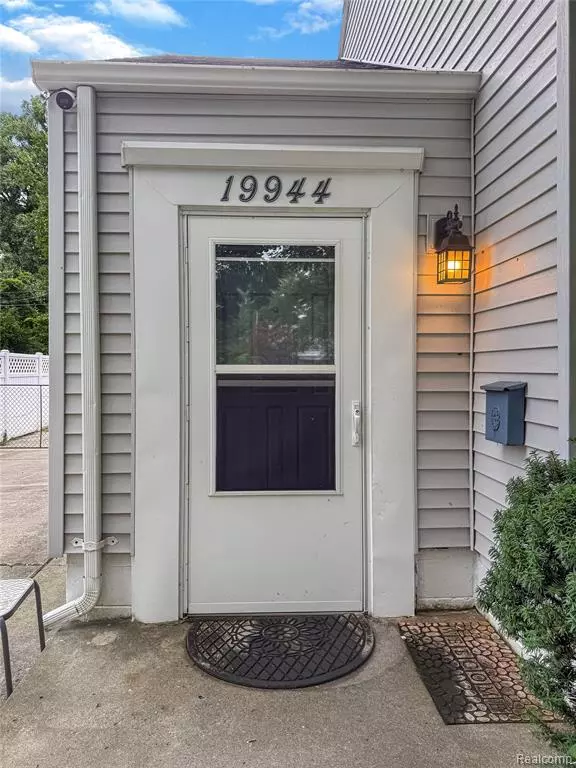 Redford, MI 48240,19944 Lennane Street