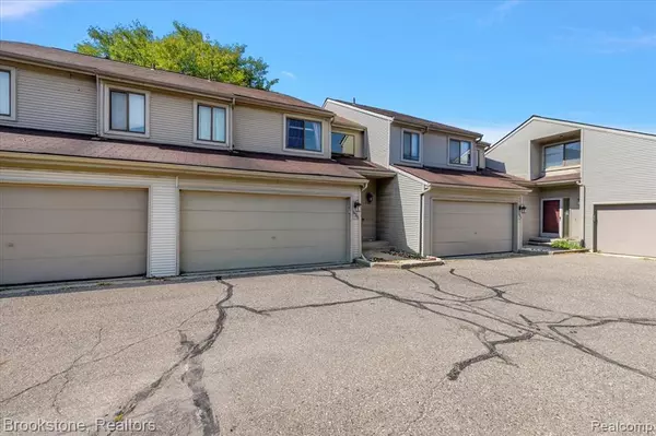Rochester Hills, MI 48307,525 Oxford Court