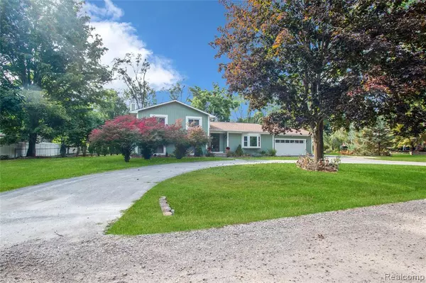 Farmington Hills, MI 48336,21185 Osmus Street