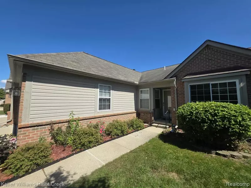 34341 Manor Run Circle, Sterling Heights, MI 48312