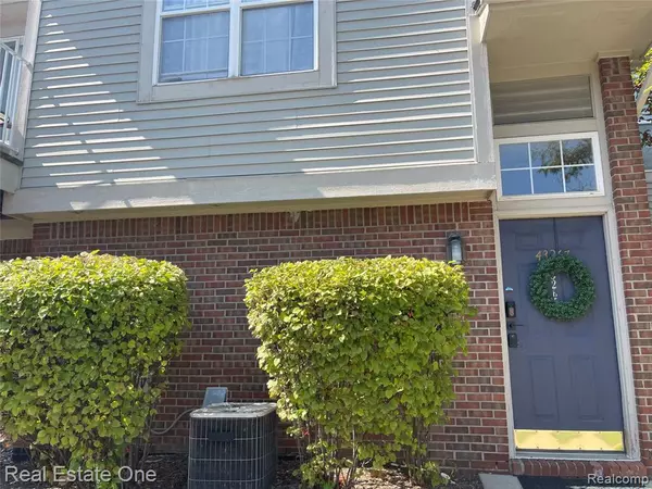 Clinton Twp, MI 48038,43267 Woodbridge Drive