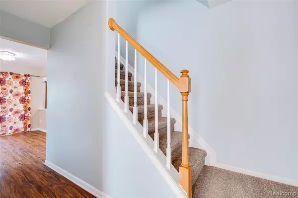 Novi, MI,24801 Jamestowne Road