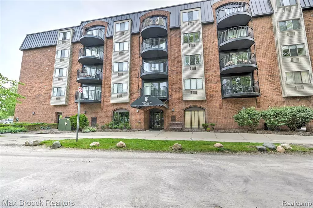 Birmingham, MI 48009,35300 Woodward Avenue