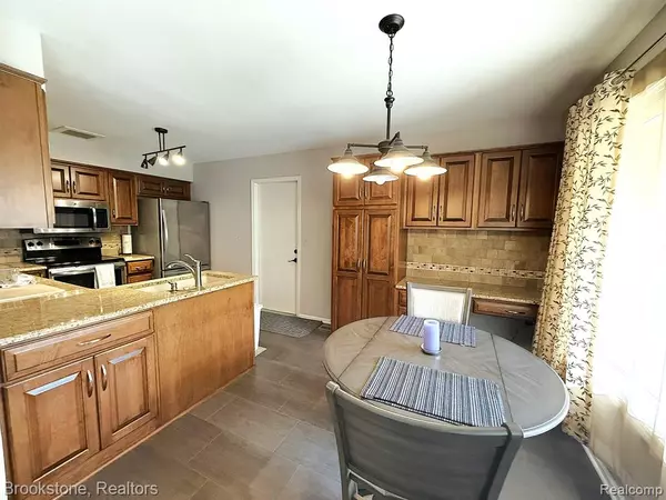 Sterling Heights, MI 48314,2336 Heritage Pointe Drive