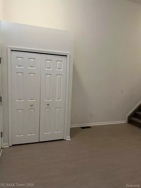 Dearborn, MI 48126,4326 Maple Street