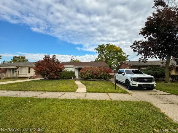 7310 PLAINFIELD Street, Dearborn Heights, MI 48127