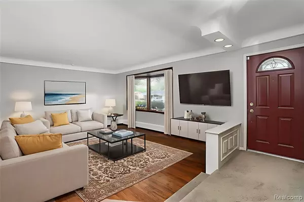 Warren, MI 48093,27300 Santa Ana Drive