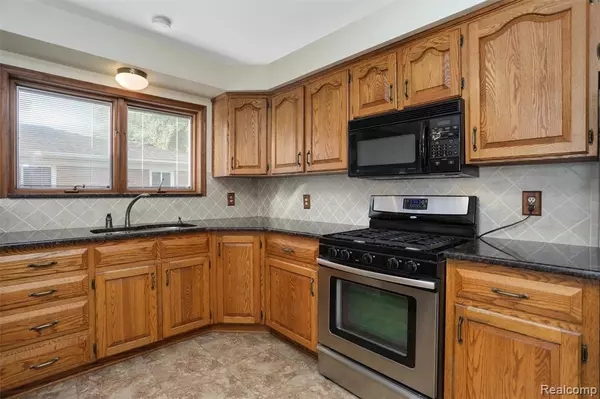 Warren, MI 48093,27300 Santa Ana Drive