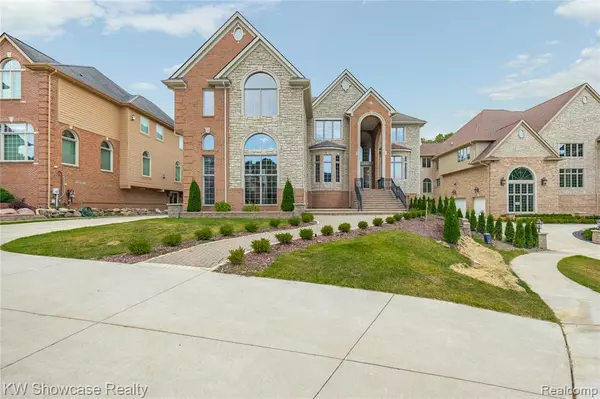 West Bloomfield, MI,5512 Essex Court