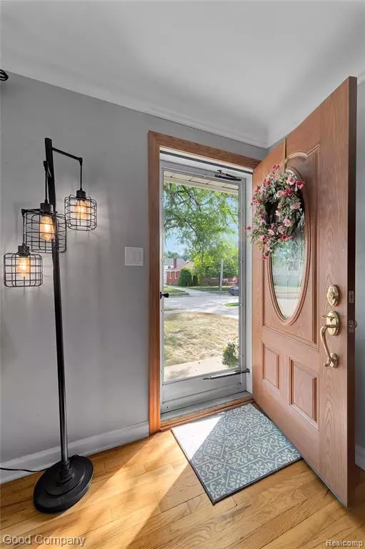 Royal Oak, MI 48073,501 E Sunnybrook Drive