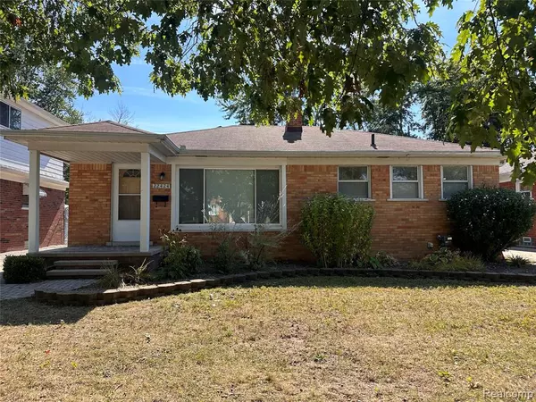 22424 TROMBLY Street, Saint Clair Shores, MI 48080