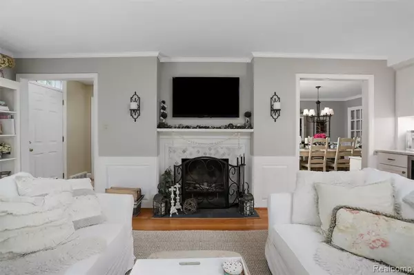 Bloomfield Hills, MI 48301,4200 Surrey Cross