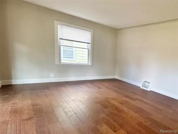 Dearborn, MI 48124,24741 Chicago Street