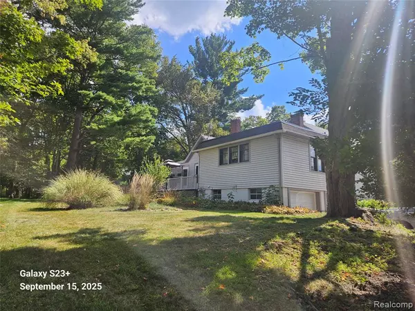 Fenton, MI 48430,624 Hickory Street