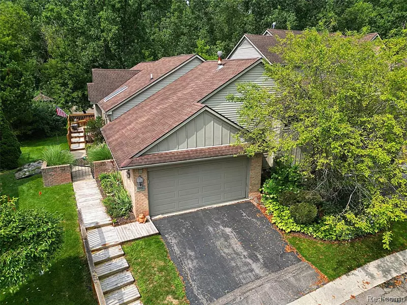37440 Legends Trail Drive, Farmington Hills, MI 48331