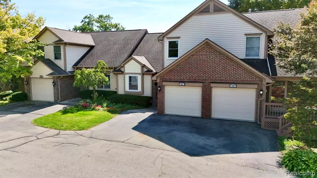 412 Oak Run Court, Royal Oak, MI 48073
