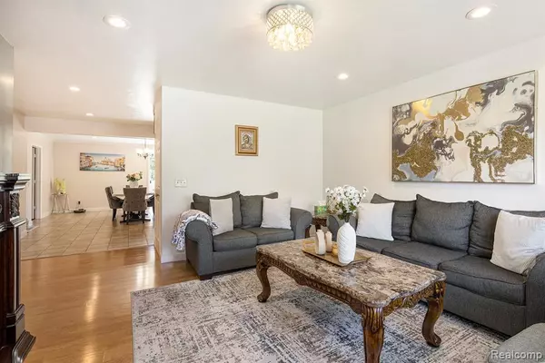 Norton Shores, MI 49441,2263 Lawnel Avenue