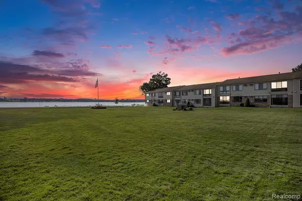 1700 River Road, Marysville, MI 48040