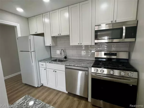 Keego Harbor, MI 48320,1653 Cass Lake Road