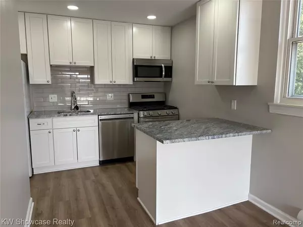 Keego Harbor, MI 48320,1653 Cass Lake Road