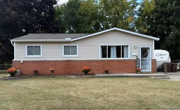 36216 Harroun Court, Wayne, MI 48184