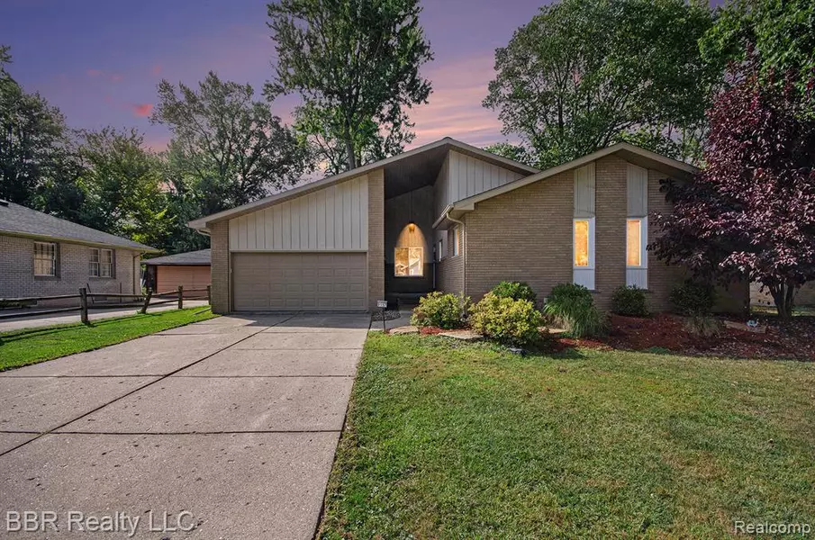 9157 Dallas Drive, Grosse Ile, MI 48138