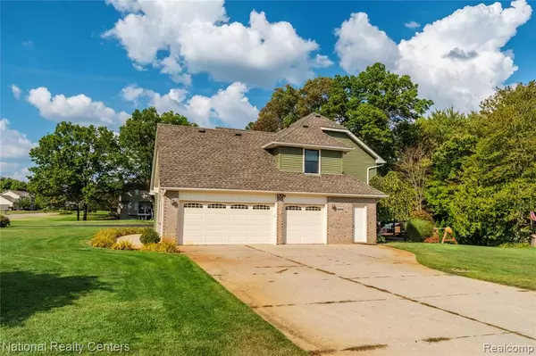 South Lyon, MI 48178,9859 Aylebury Drive