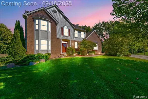 4360 Carriage Hill Court, Oakland, MI 48306