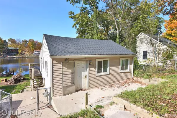 Pinckney, MI 48169,11646 WEIMAN Drive