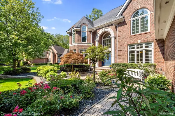 Novi, MI,22573 Halifax Lane