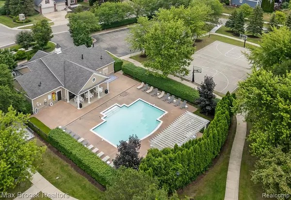 Commerce Twp, MI 48382,6144 Strawberry Circle
