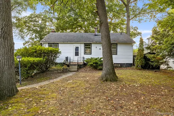 Waterford, MI 48328,1691 Eason